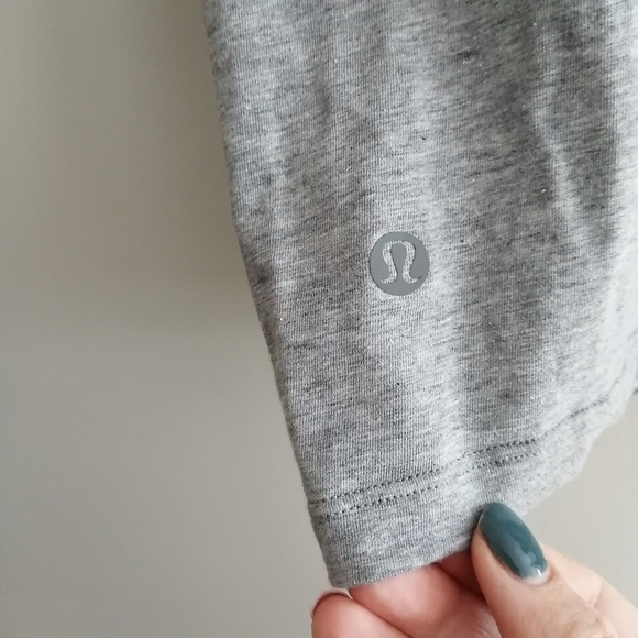 Lululemon Crescent Pima Cotton Twist Front T-shirt Size 6 - Picture 6 of 12